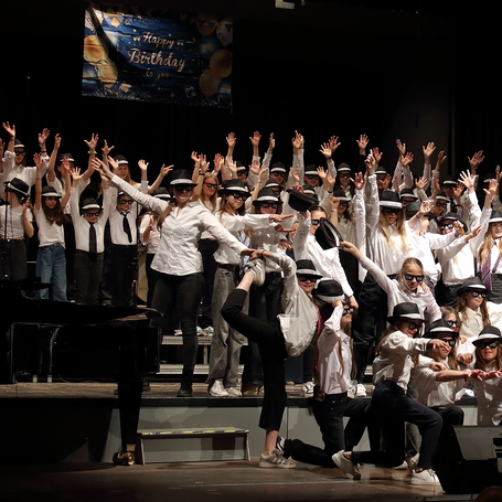 school´s showtime